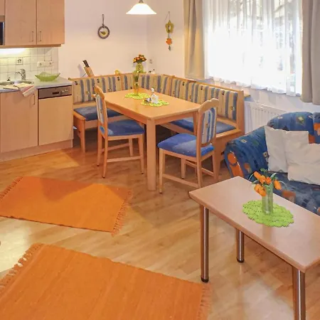 Appartamento Amazing In With 1 Bedrooms Rauris
